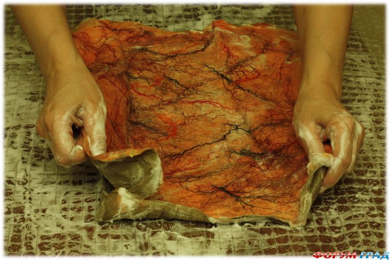 Эффект черепицы на войлоке