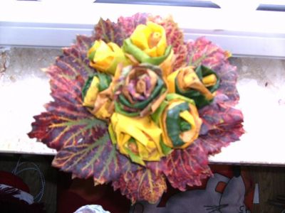 букет из листьев