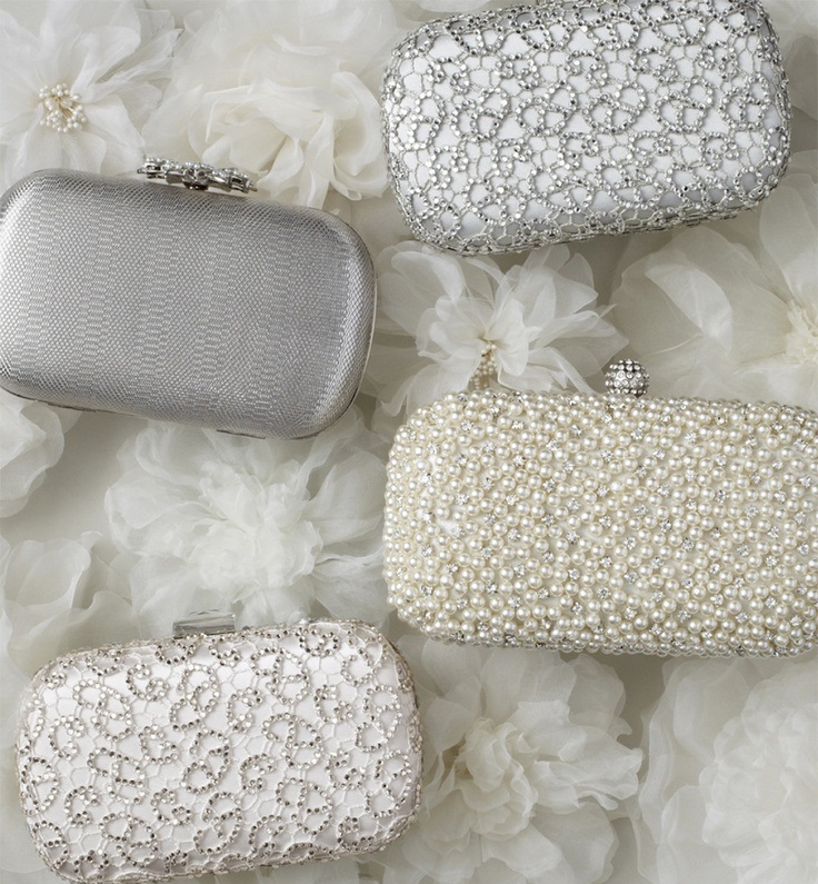 chic-bridal-clutches-for-any-taste-06