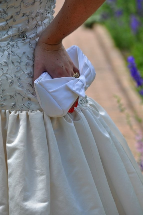 chic-bridal-clutches-for-any-taste-08