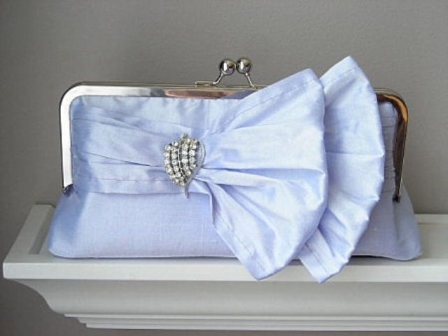 chic-bridal-clutches-for-any-taste-30