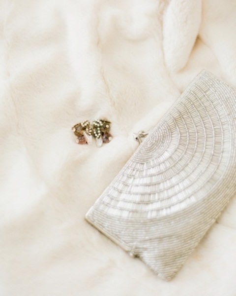 chic-bridal-clutches-for-any-taste-52