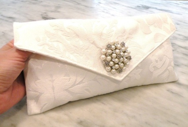 chic-bridal-clutches-for-any-taste-56
