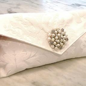 chic-bridal-clutches-for-any-taste-56