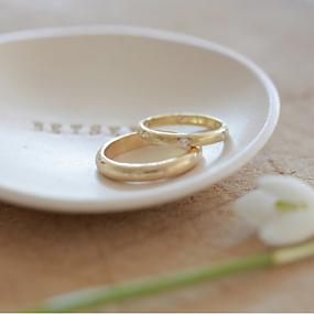 delicate-and-elegant-wedding-rings-by-betsey-sook-03