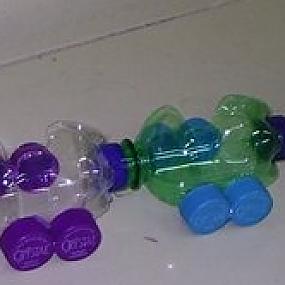 из пластиковых бутылок