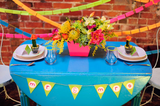 pink-yellow-blue-neon-wedding-inspiration-04