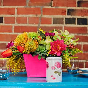 pink-yellow-blue-neon-wedding-inspiration-06