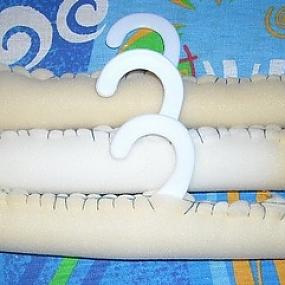 вешалка для детской одежды