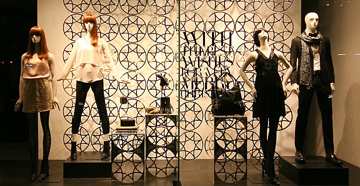 benetton-windows-winter-london-03