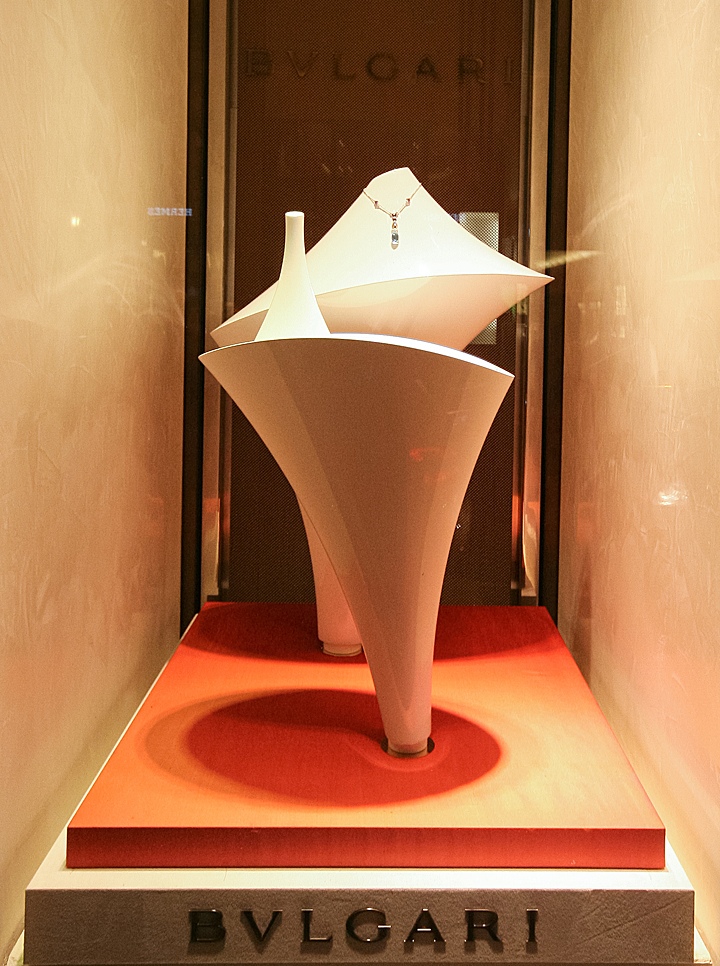 bvlgari-windows-autumn-munich-germany-02