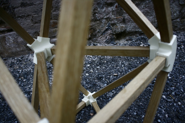 octahedrons-stool-by-benjamin-migliore-03