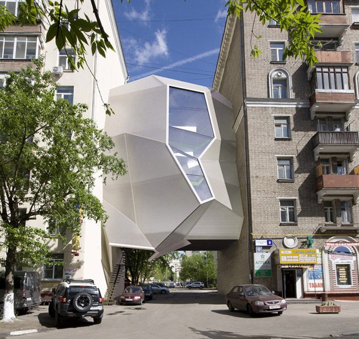 parasite-office-moscow-01