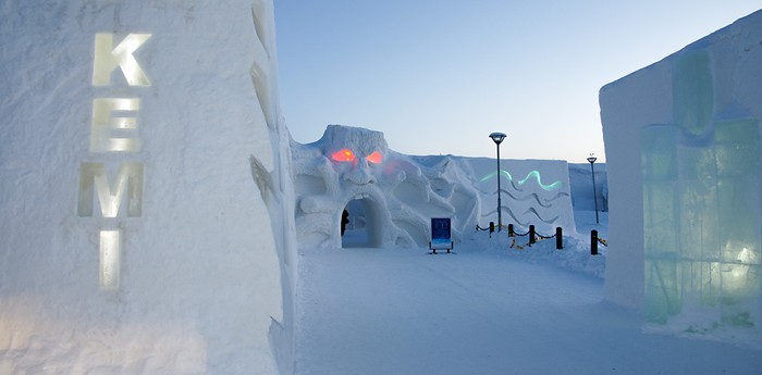 SnowCastle - знаменитый, удивительный ледяной отель Лапландии в Кеми, Финляндия