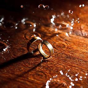 wedding-rings-water-01