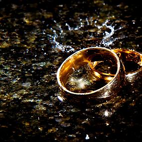 wedding-rings-water-07