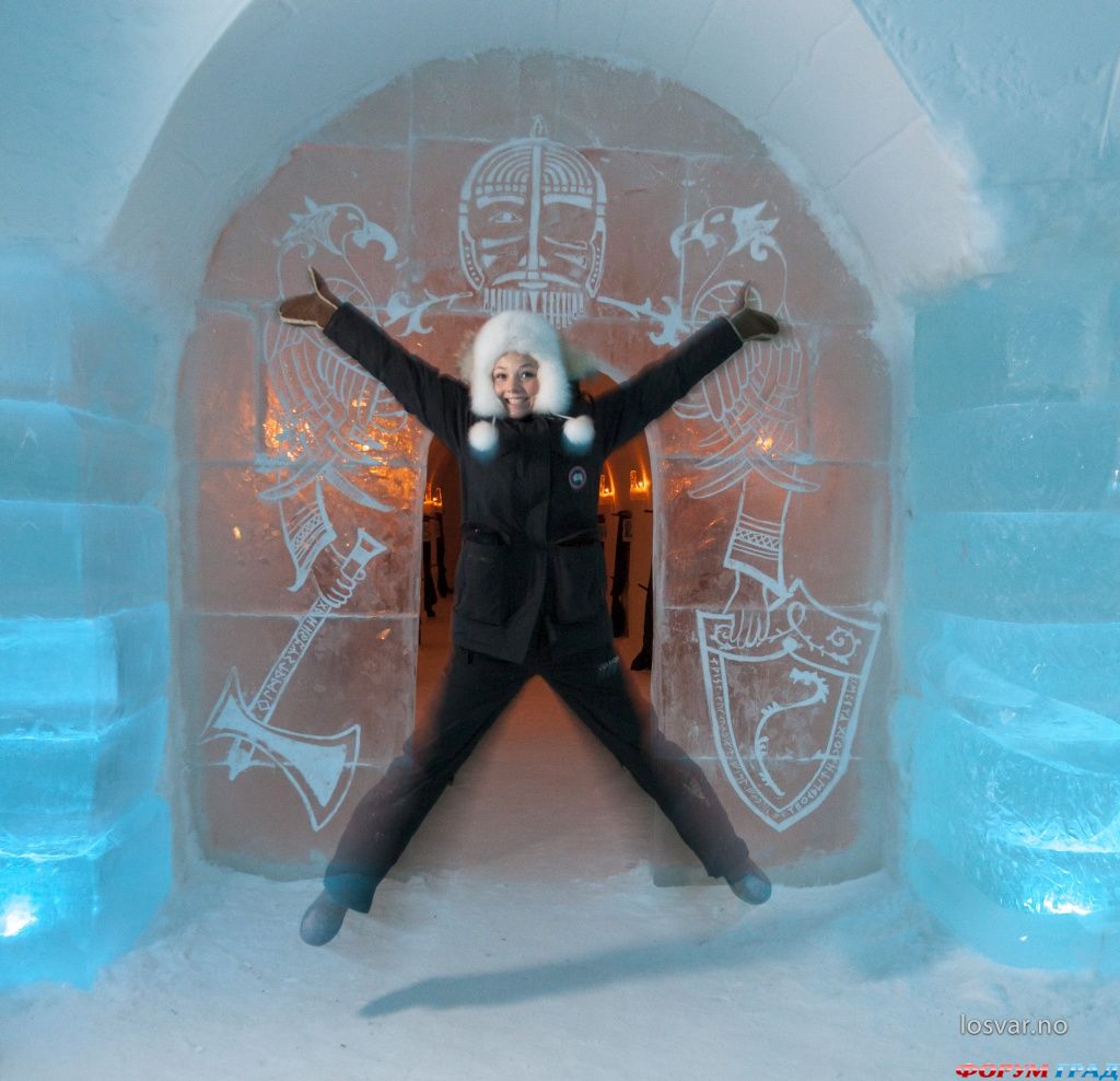 Вход в отель Sorrisniva Igloo