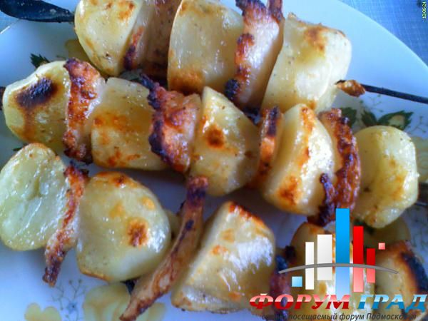 картошка на шампурах