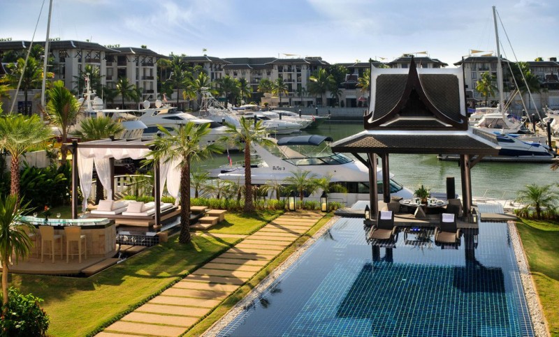villa-with-private-yacht-berth-01