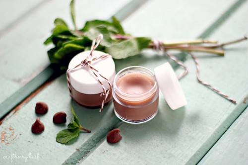 diy-chocolate-mint-lip-balm-03