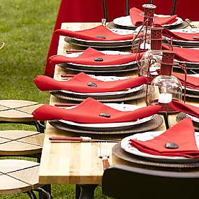 fourth-of-july-table-in-red
