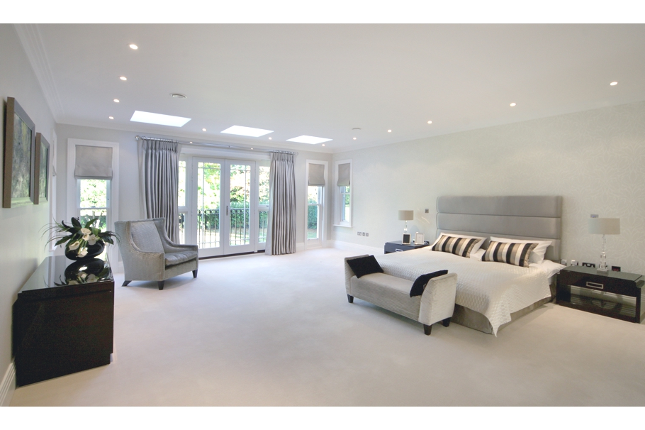 a-stunning-surrey-property-great-to-party-in-england-13
