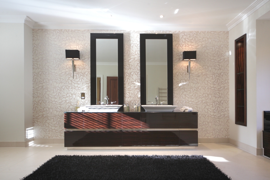 a-stunning-surrey-property-great-to-party-in-england-14