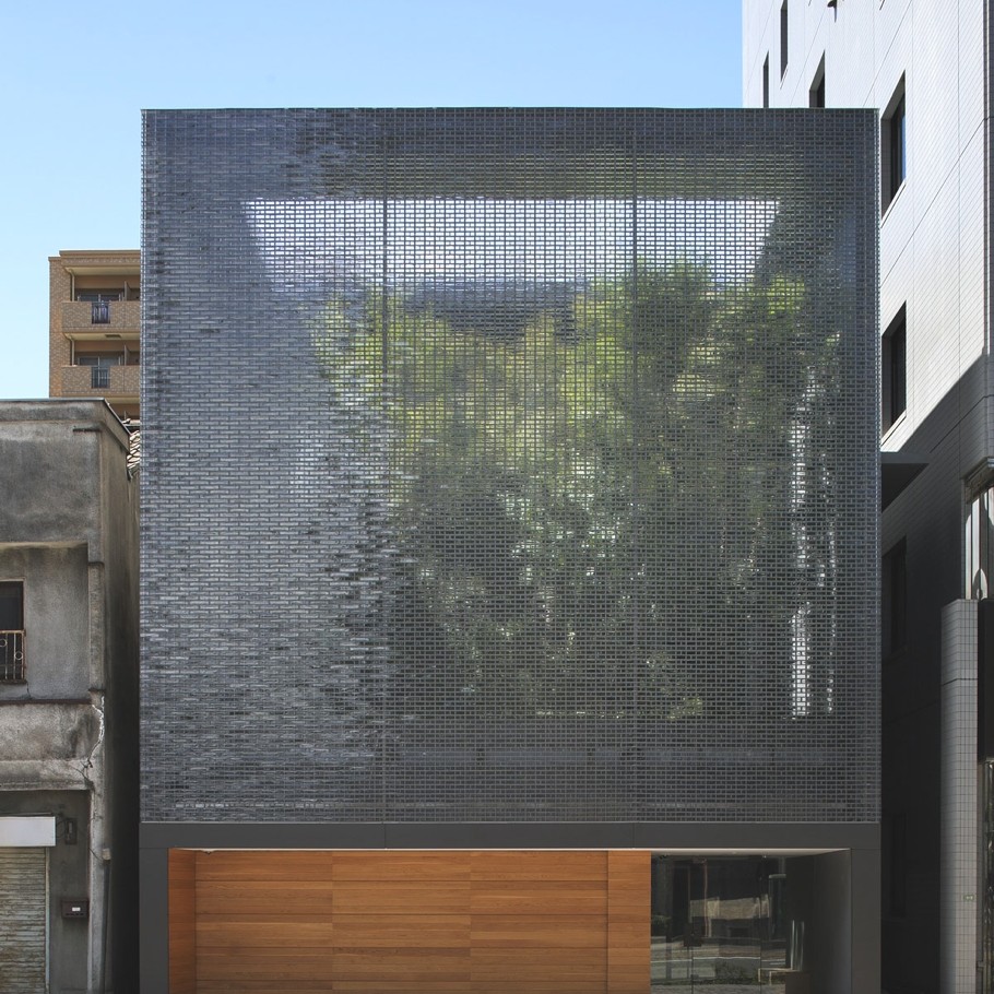 optical-house-constructed-with-glass-bricks-hiroshima-japan-02