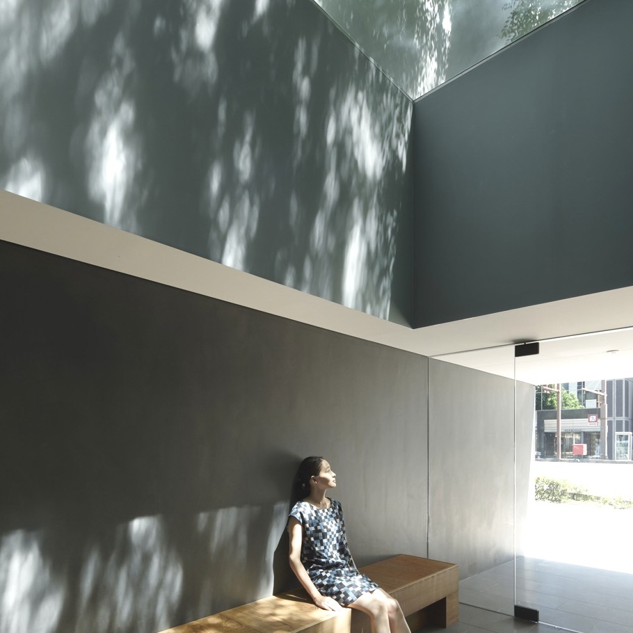 optical-house-constructed-with-glass-bricks-hiroshima-japan-05