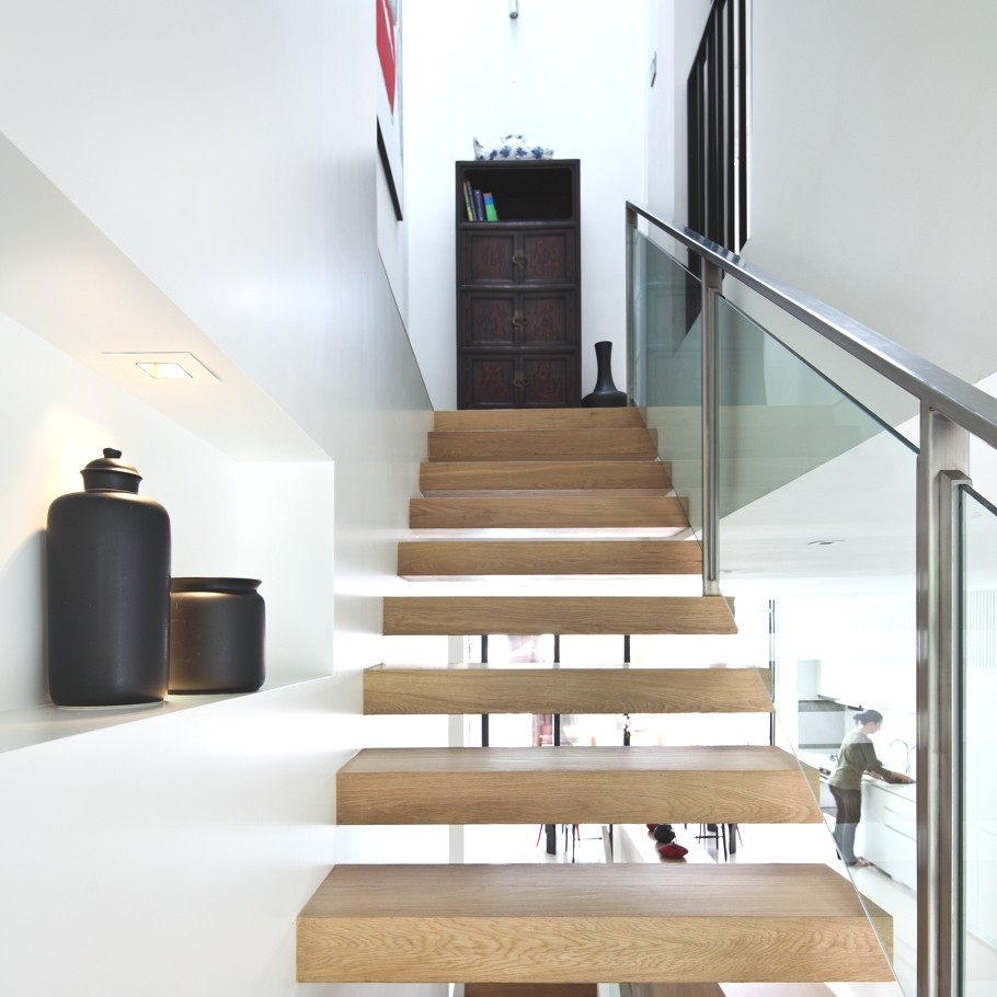 r-house-with-an-unusual-layout-singapore-03