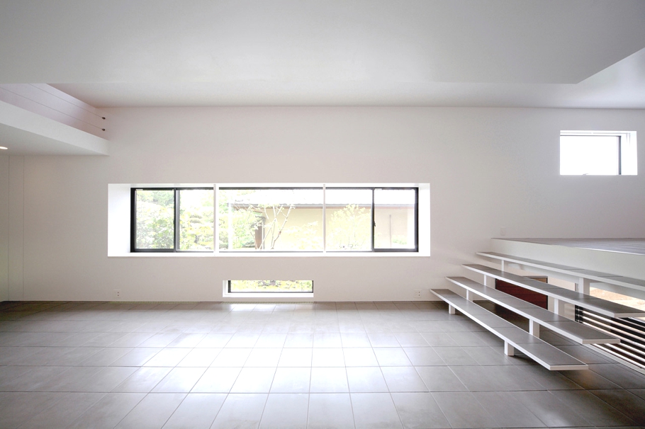 compact-cute-house-in-senri-09