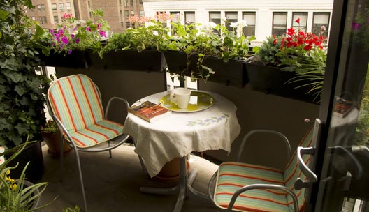 flowers-balcony-beautiful-garden-04