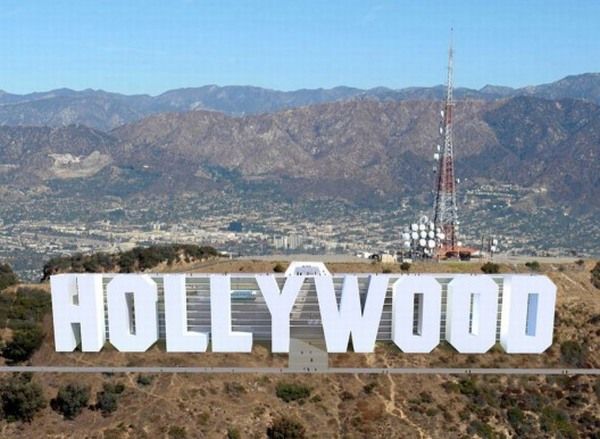 hollywood-sign-hotel-03