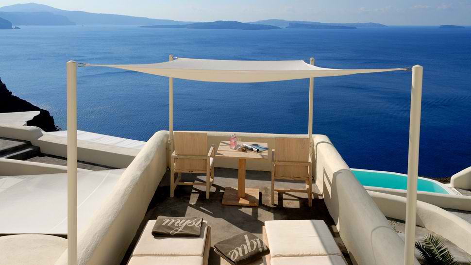mystique-hotel-santorini-07