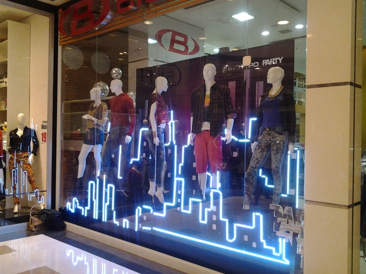 biotipo-installation-and-window-display-02