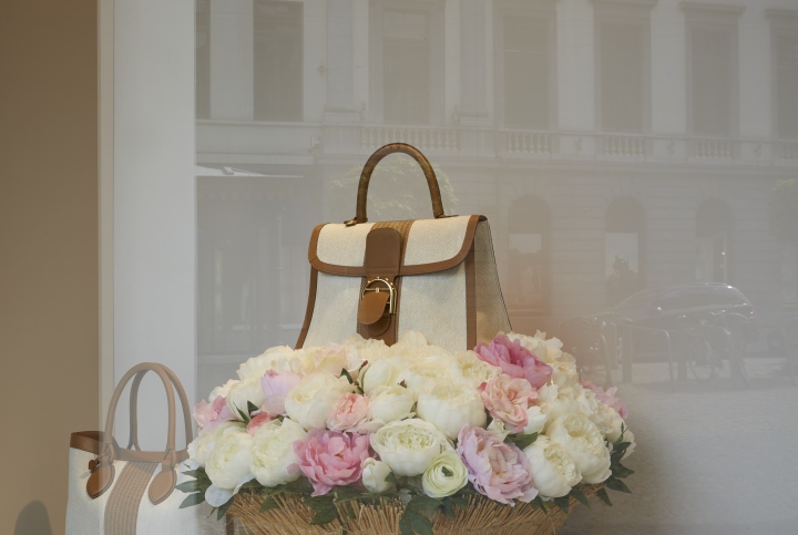 delvaux-mothers-day-windows-05