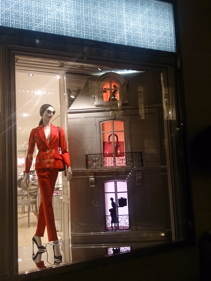 dior-christmas-window-01