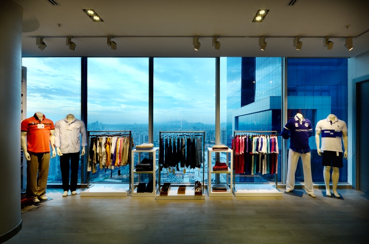 faconnable-office-and-showroom-panama-city-09