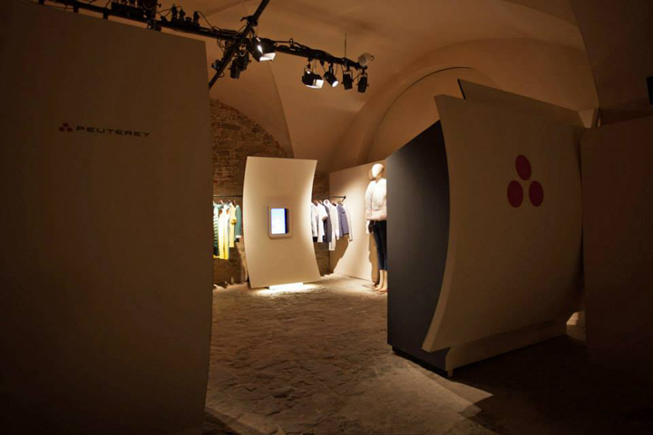 peuterey-the-gate-by-gruppo-c14-firenze-italy-08
