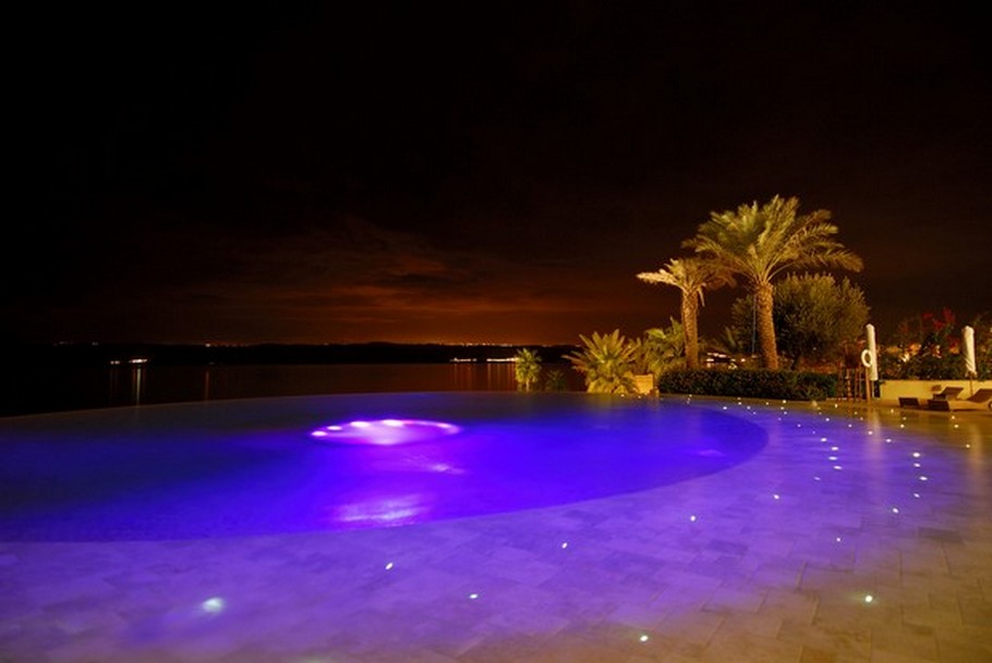 luxury-swimming-infinity-pools-from-around-the-world-19