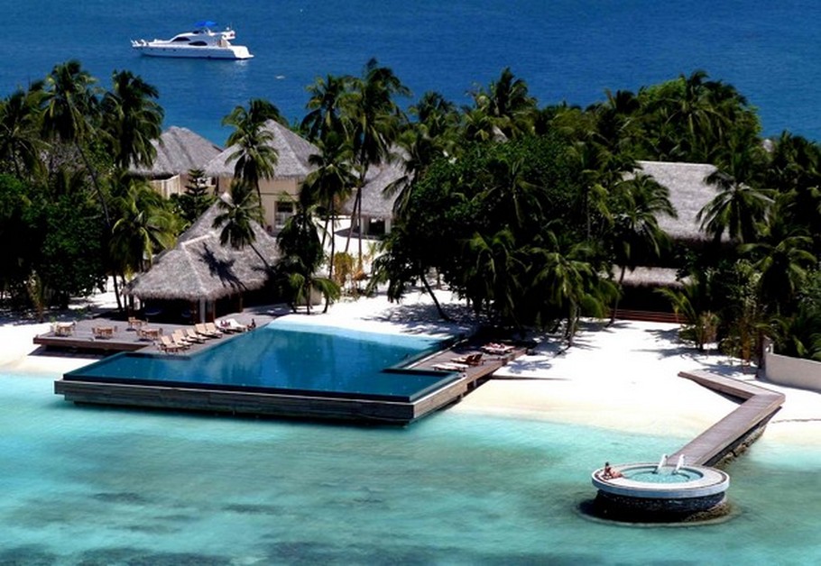 luxury-swimming-infinity-pools-from-around-the-world-43