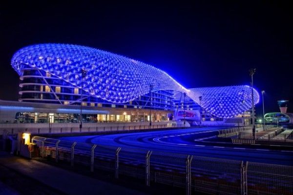 the-yas-hotel-by-asymptote-architecture-01
