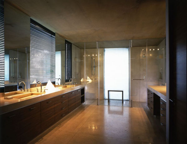 Интерьер ванной особняка Alpes residence в Мехико
