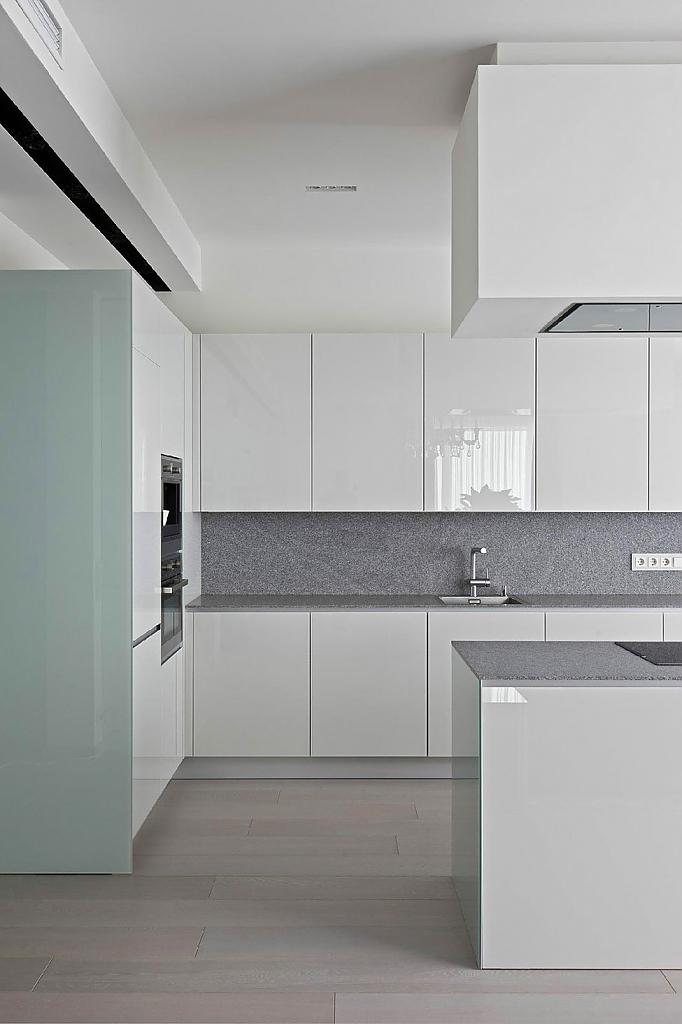 apartment-in-mirax-park-08