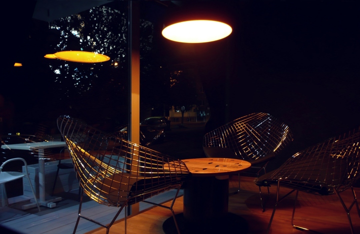 backstage-cafe-bar-01