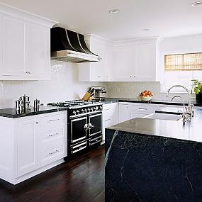 black-and-white-kitchens-26
