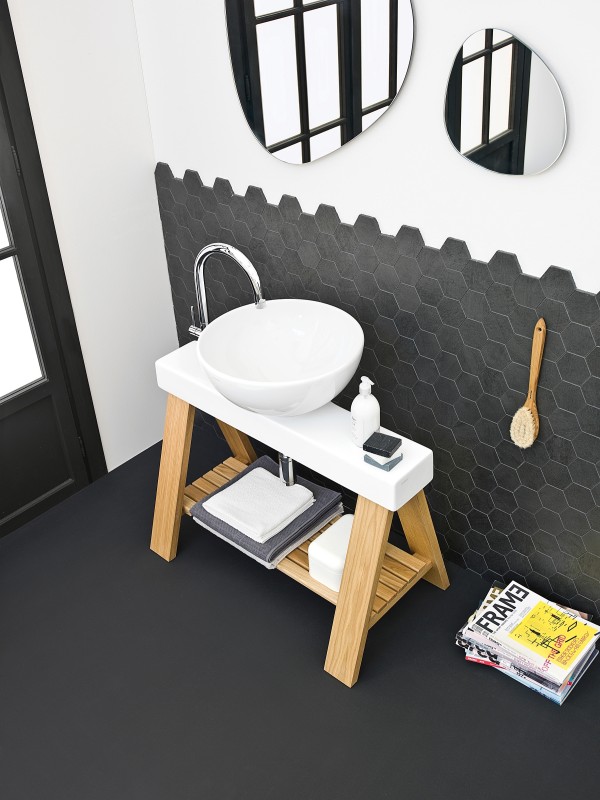 black-white-bathrooms-12