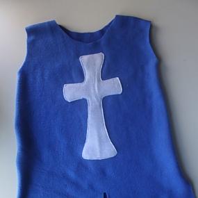 blue-felt-knights-tunic-05