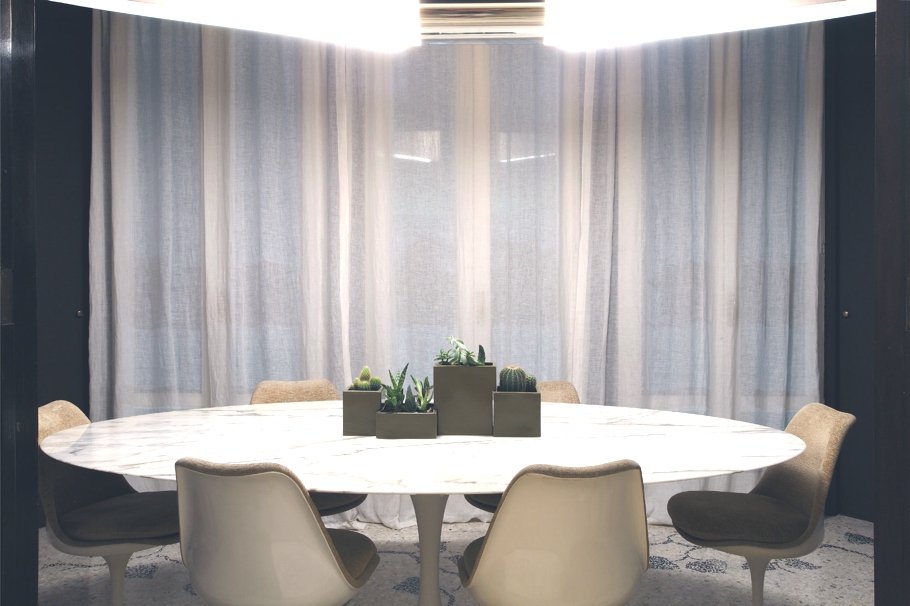 chic-apartment-in-milan-17