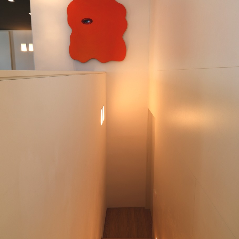 contemporary-arty-apartment-04